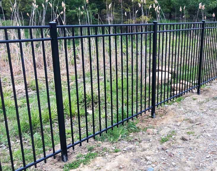 Modern Fence design for your outdoor 